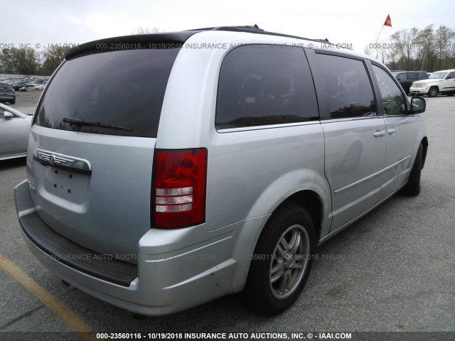 2A8HR54P18R666906 - 2008 CHRYSLER TOWN & COUNTRY TOURING WHITE photo 4