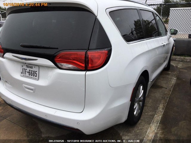 2C4RC1BG6JR211449 - 2018 CHRYSLER PACIFICA TOURING L WHITE photo 17