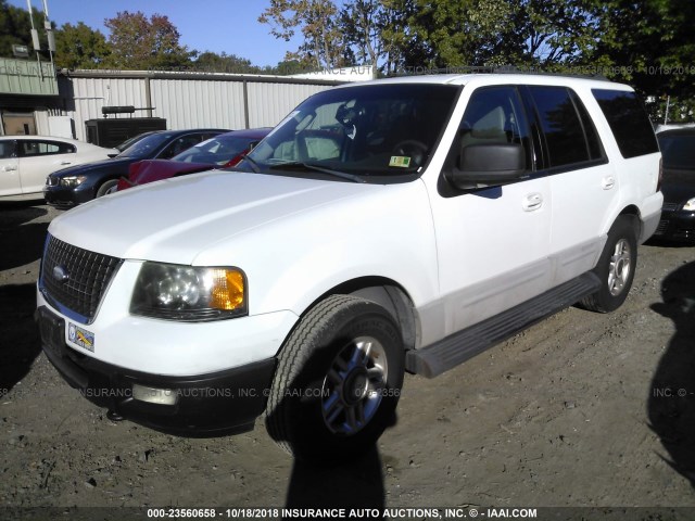 1FMPU16L33LB07083 - 2003 FORD EXPEDITION XLT WHITE photo 2