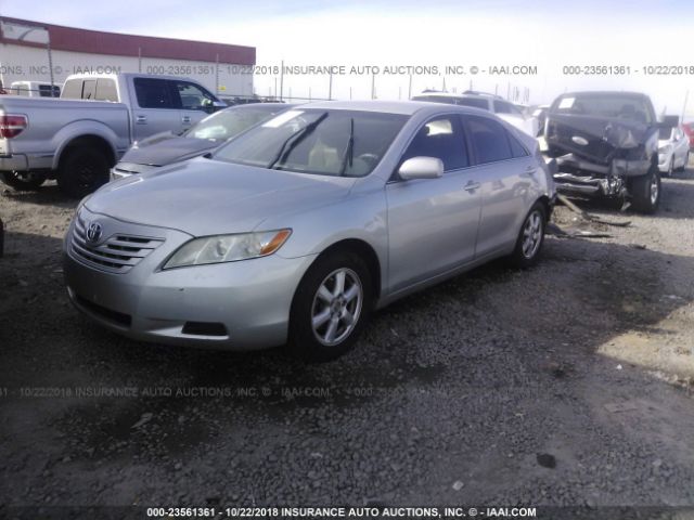 4T1BE46K57U015909 - 2007 TOYOTA CAMRY NEW GENERAT CE/LE/XLE/SE SILVER photo 2