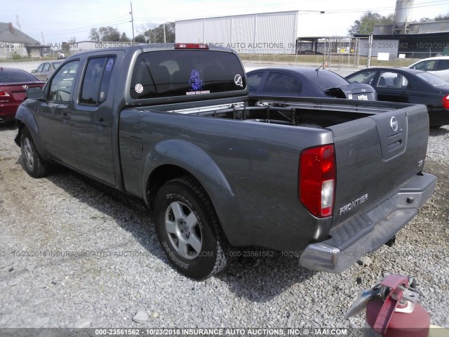 1N6AD09U27C404583 - 2007 NISSAN FRONTIER CREW CAB LE/SE/OFF ROAD GRAY photo 3