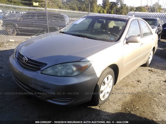 4T1BE32K32U542484 - 2002 TOYOTA CAMRY LE/XLE/SE GOLD photo 2