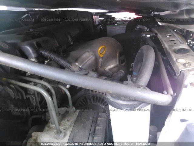 JTDBE32KX20064642 - 2002 TOYOTA CAMRY LE/XLE/SE WHITE photo 10