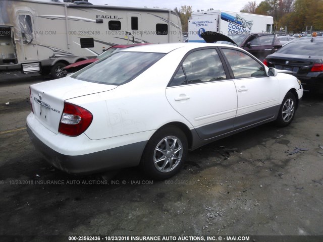 JTDBE32KX20064642 - 2002 TOYOTA CAMRY LE/XLE/SE WHITE photo 4