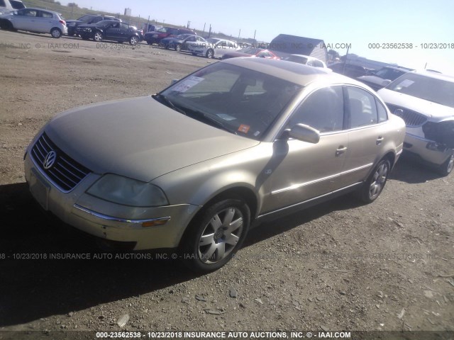 WVWRH63B12P044423 - 2002 VOLKSWAGEN PASSAT GLX GOLD photo 2