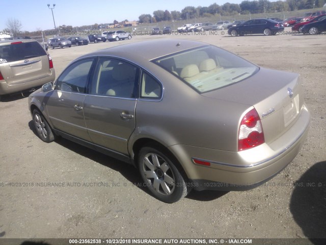 WVWRH63B12P044423 - 2002 VOLKSWAGEN PASSAT GLX GOLD photo 3