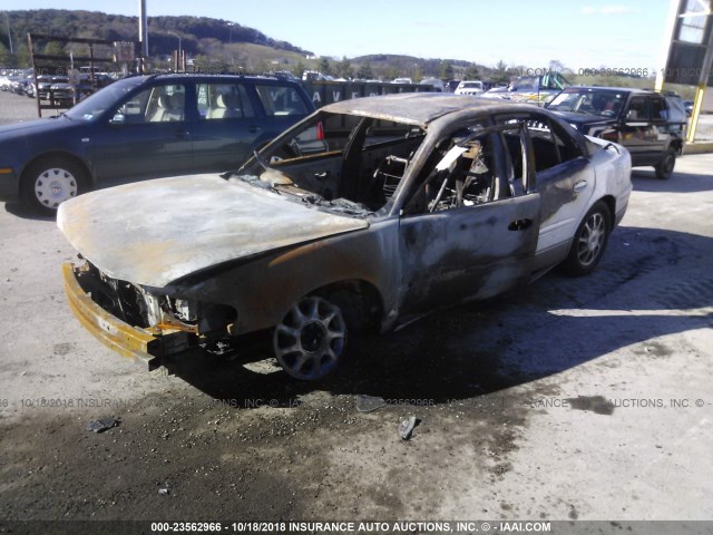 2G4WF521XV1480325 - 1997 BUICK REGAL GS WHITE photo 2