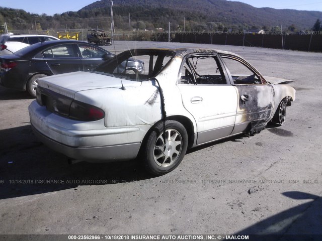 2G4WF521XV1480325 - 1997 BUICK REGAL GS WHITE photo 4