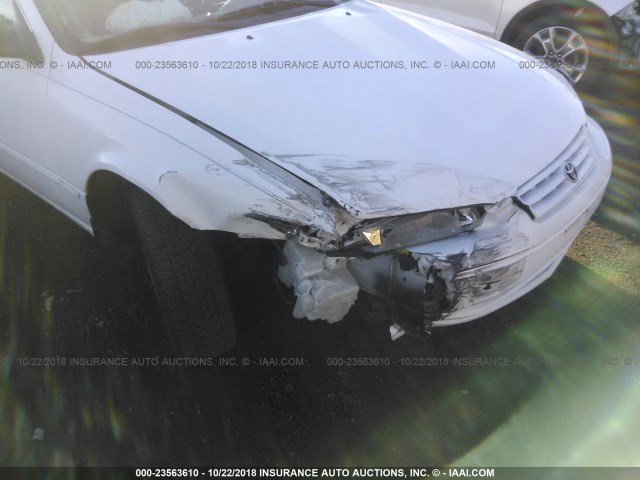 4T1BG22K6XU405986 - 1999 TOYOTA CAMRY CE/LE/XLE 白色 照片 6