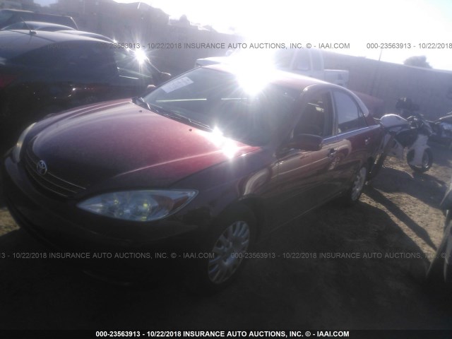 JTDBE32K030187593 - 2003 TOYOTA CAMRY LE/XLE RED photo 2