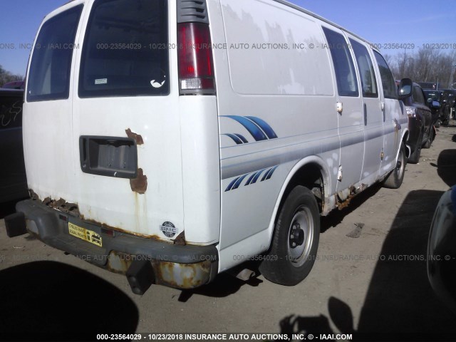 1GTFG25M8X1067690 - 1999 GMC SAVANA G2500 WHITE photo 4