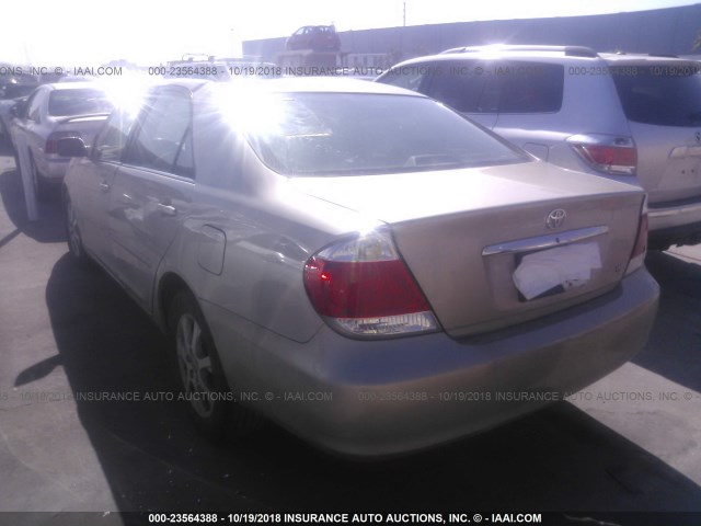 4T1BF30K35U618600 - 2005 TOYOTA CAMRY LE/XLE/SE 金色 照片 3