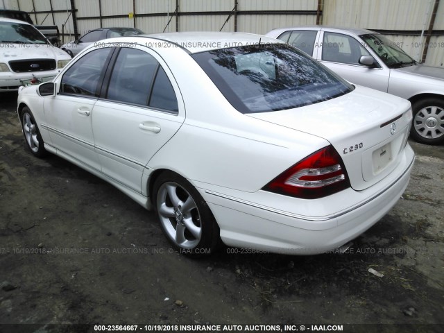 WDBRF52H46F753766 - 2006 MERCEDES-BENZ C GENERATION 2006 230 WHITE photo 3