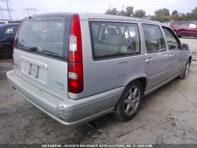 YV1LW61J6Y2720967 - 2000 VOLVO V70 SE SILVER photo 4