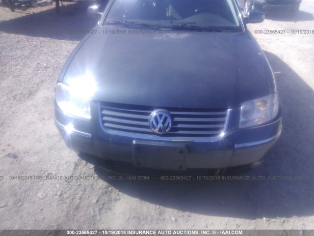 WVWWH63BX2E276050 - 2002 VOLKSWAGEN PASSAT GLX GRAY photo 6