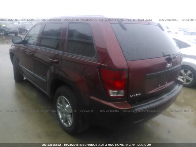 1J8GS48K07C597710 - 2007 JEEP GRAND CHEROKEE LAREDO/COLUMBIA/FREEDOM RED photo 3