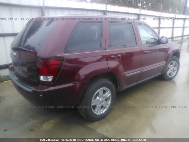 1J8GS48K07C597710 - 2007 JEEP GRAND CHEROKEE LAREDO/COLUMBIA/FREEDOM RED photo 4