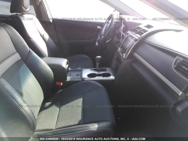 4T1BF1FK8EU389603 - 2014 TOYOTA CAMRY L/SE/LE/XLE Ağ foto 5