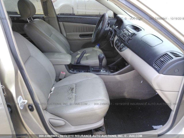 4T1BF32K22U029479 - 2002 TOYOTA CAMRY LE/XLE/SE 金色 照片 5