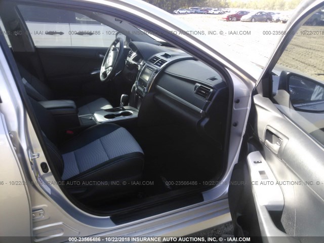 4T1BF1FK8CU097110 - 2012 TOYOTA CAMRY SE/LE/XLE SILVER photo 5