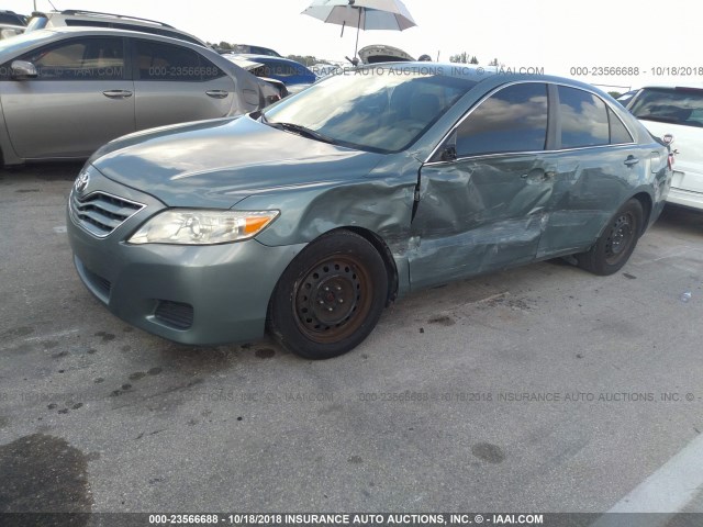 4T1BF3EK4AU530819 - 2010 TOYOTA CAMRY SE/LE/XLE GREEN photo 2