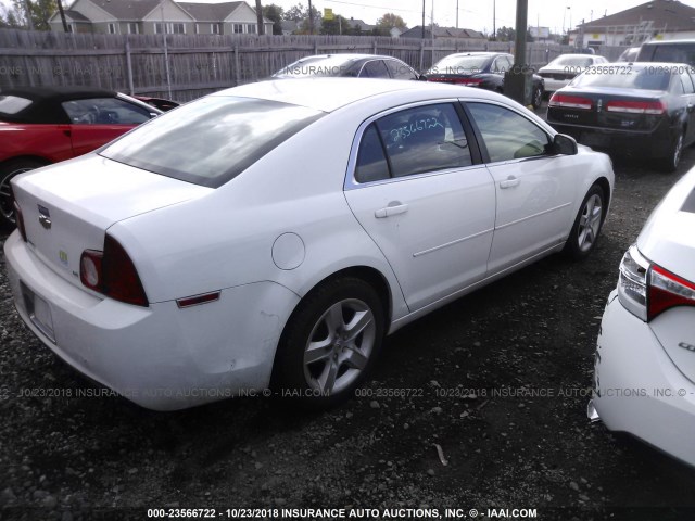 1G1ZG57B894251371 - 2009 CHEVROLET MALIBU LS თეთრი ფოტო 4