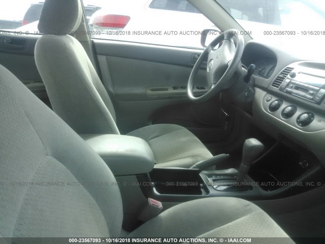 4T1BF30K22U034300 - 2002 TOYOTA CAMRY LE/XLE/SE 红色 照片 5