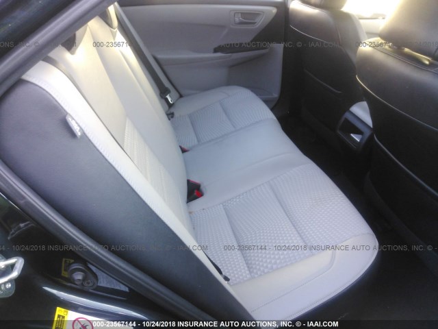 4T1BF1FK7FU941285 - 2015 TOYOTA CAMRY LE/XLE/SE/XSE 深蓝色 照片 8