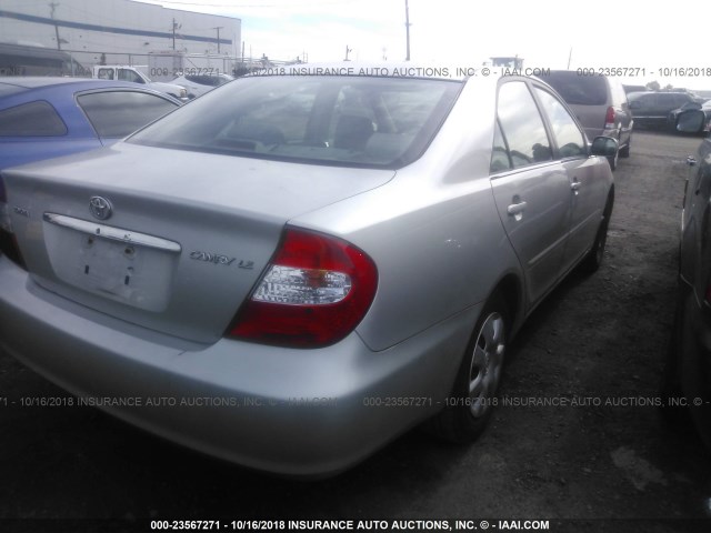 4T1BE32K33U201779 - 2003 TOYOTA CAMRY LE/XLE/SE Күміс фото 4