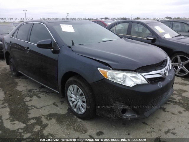 4T4BF1FKXDR300618 - 2013 TOYOTA CAMRY L/SE/LE/XLE 蓝色 照片 1