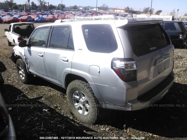 JTEBU5JR7G5287188 - 2016 TOYOTA 4RUNNER SR5 PREM/LTDL/TRAIL/TRD SILVER photo 3