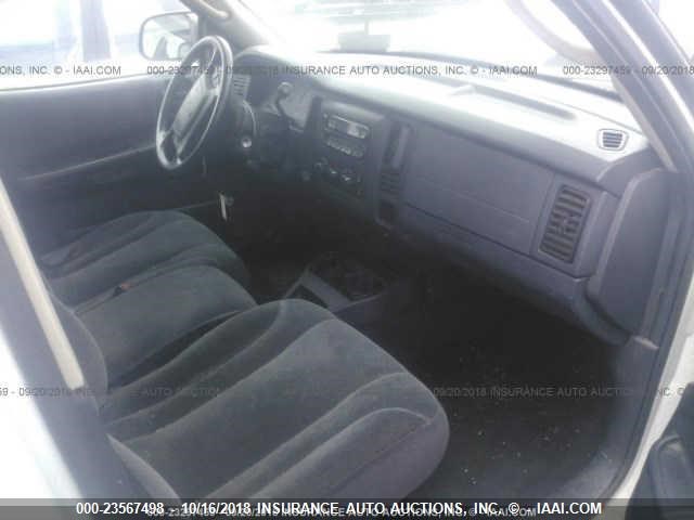 1B7GG2AX81S137808 - 2001 DODGE DAKOTA QUAD WHITE photo 5