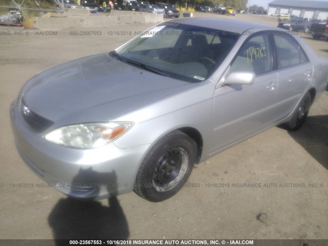 4T1BE32K34U357385 - 2004 TOYOTA CAMRY LE/XLE/SE 银色 照片 2