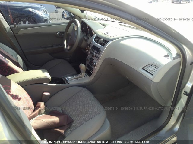 1G1ZH57B58F290693 - 2008 CHEVROLET MALIBU 1LT SILVER photo 5