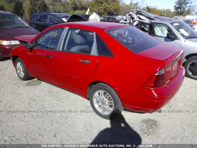 1FAFP34NX7W311154 - 2007 FORD FOCUS ZX4/S/SE/SES RED photo 3