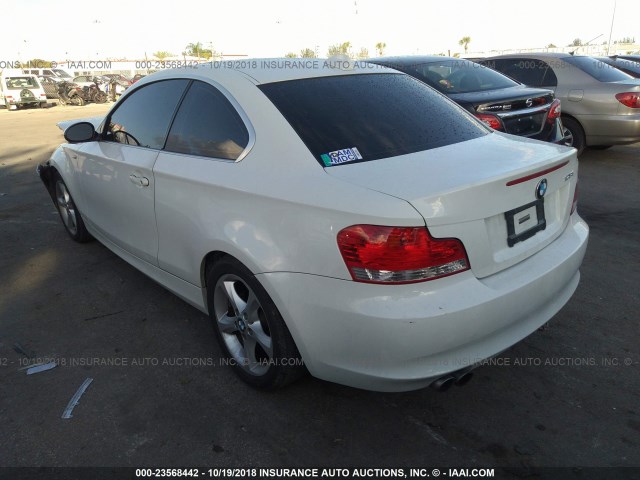 WBAUP73589VK75996 - 2009 BMW 128 I WHITE photo 3