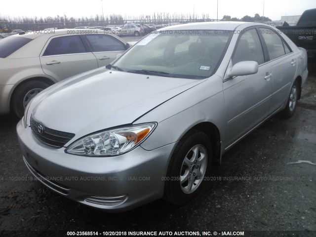 4T1BE32K64U305183 - 2004 TOYOTA CAMRY LE/XLE/SE SILVER photo 2