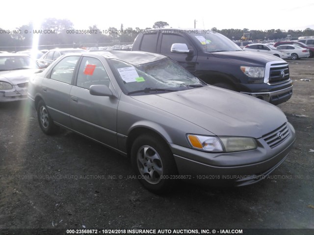 4T1BG22K5XU542272 - 1999 TOYOTA CAMRY CE/LE/XLE 金色 照片 1