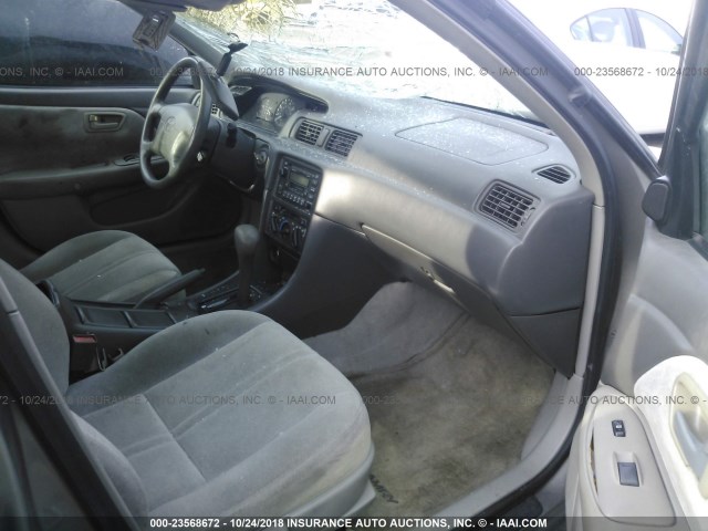 4T1BG22K5XU542272 - 1999 TOYOTA CAMRY CE/LE/XLE 金色 照片 5