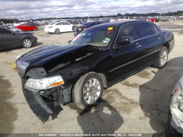 2LNBL8CV8AX620616 - 2010 LINCOLN TOWN CAR SIGNATURE LIMITED BLACK photo 2