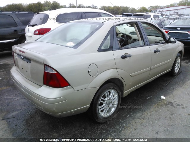 1FAFP34N37W183131 - 2007 FORD FOCUS ZX4/S/SE/SES GOLD photo 4