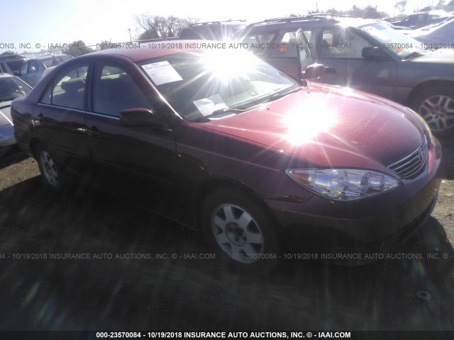 4T1BE30K55U082901 - 2005 TOYOTA CAMRY LE/XLE/SE RED photo 1