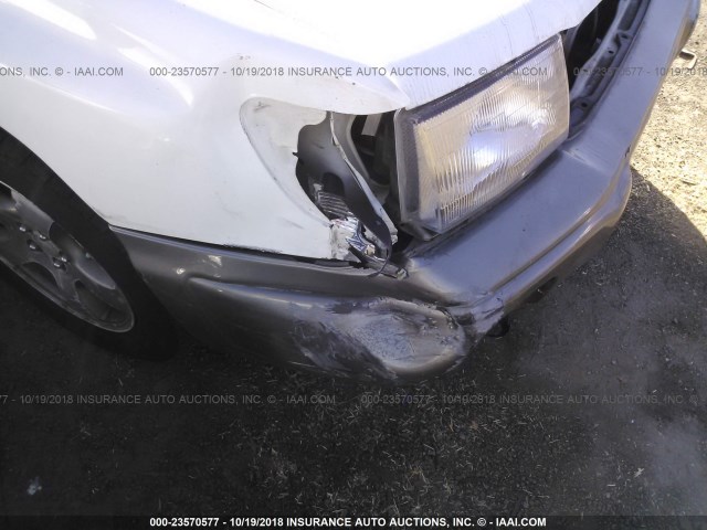 JF1SF6553WH701906 - 1998 SUBARU FORESTER S WHITE photo 6