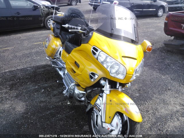 1HFSC47001A002166 - 2001 HONDA GL1800 YELLOW photo 1