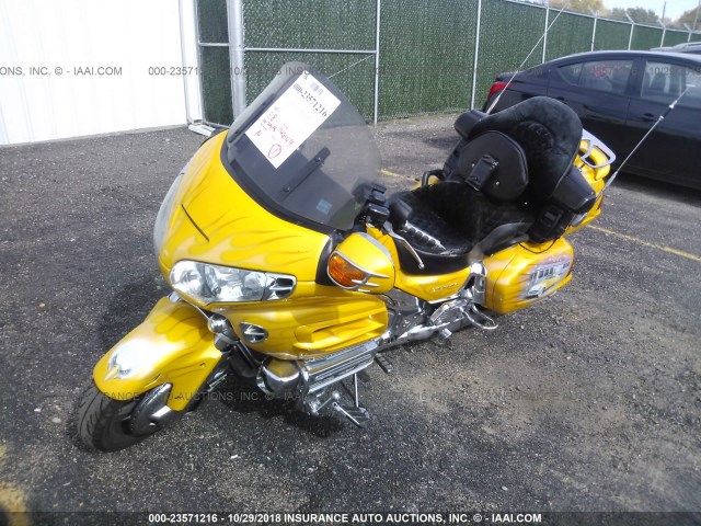 1HFSC47001A002166 - 2001 HONDA GL1800 YELLOW photo 2