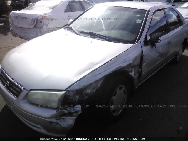 4T1BG22K4YU656149 - 2000 TOYOTA CAMRY CE/LE/XLE 灰色 照片 6