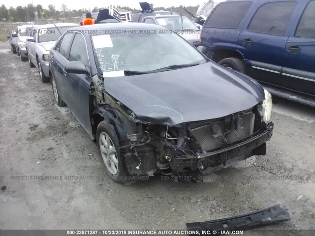 4T1BK3EK9BU621355 - 2011 TOYOTA CAMRY SE/LE/XLE ნაცრისფერი ფოტო 1