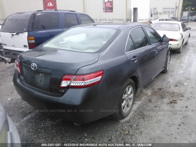 4T1BK3EK9BU621355 - 2011 TOYOTA CAMRY SE/LE/XLE ნაცრისფერი ფოტო 4