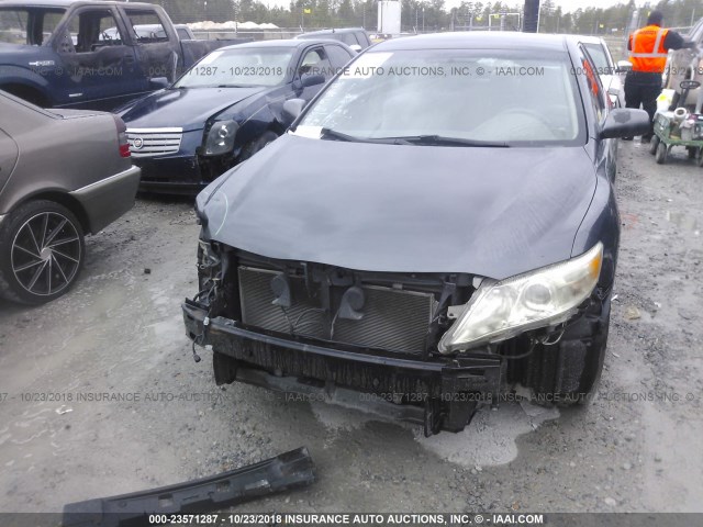 4T1BK3EK9BU621355 - 2011 TOYOTA CAMRY SE/LE/XLE ნაცრისფერი ფოტო 6