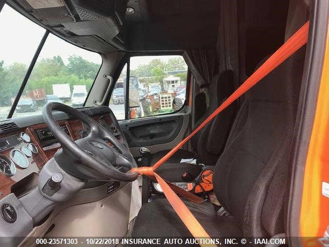 1FUJGLDR5BSAZ2395 - 2011 FREIGHTLINER CASCADIA 125  Unknown photo 5